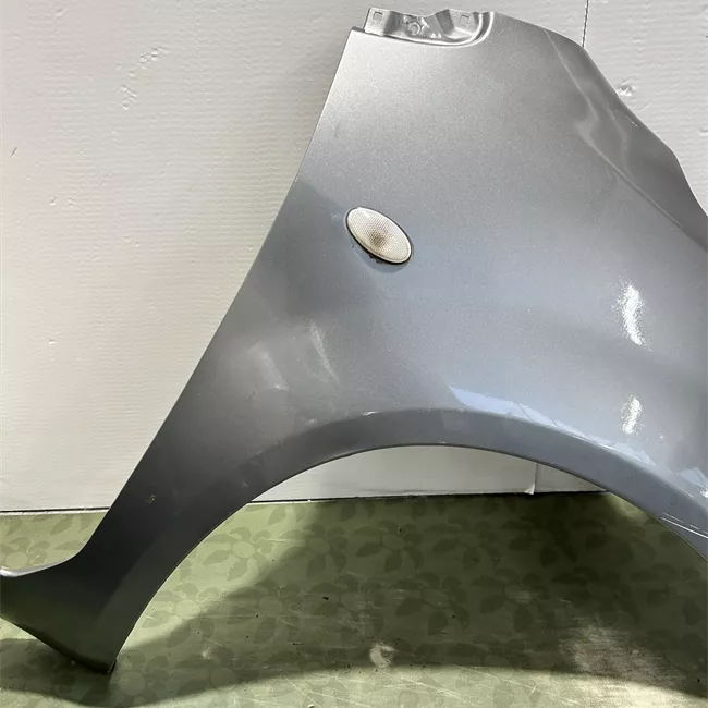 Parafango anteriore destro