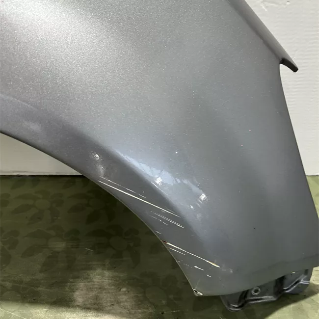 Parafango anteriore destro