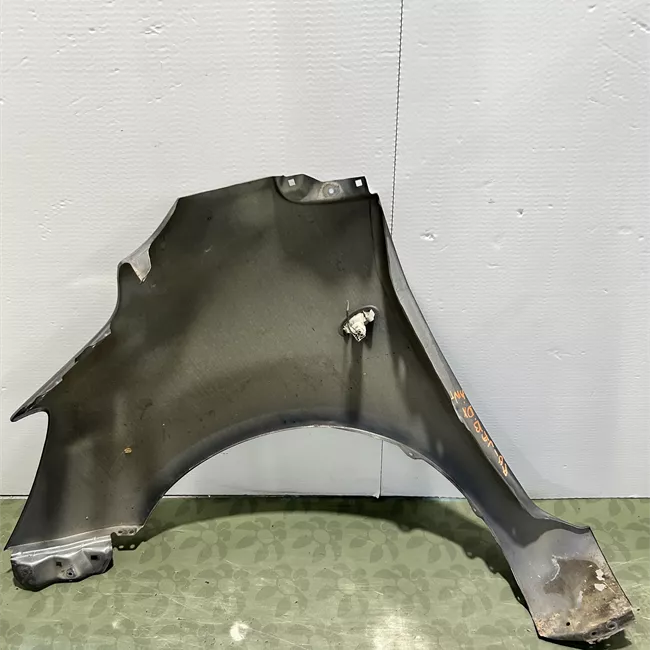 Parafango anteriore destro