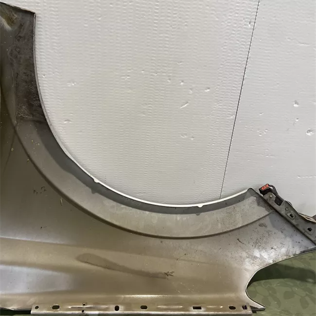 Parafango anteriore destro