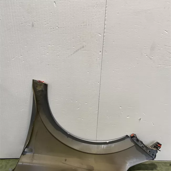 Parafango anteriore destro