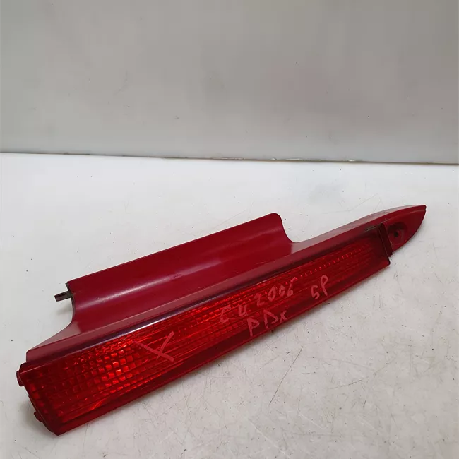 Fanale posteriore parte superiore destro