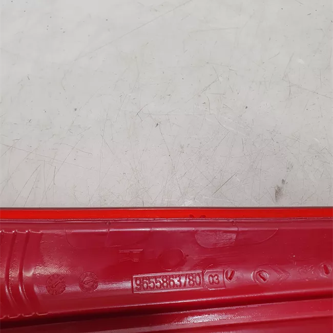 Fanale posteriore parte superiore destro