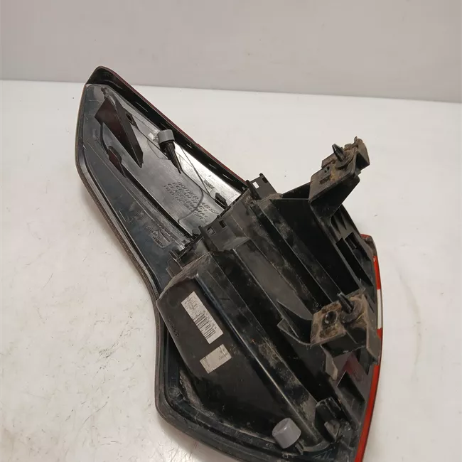 Fanale posteriore parte esterno destro