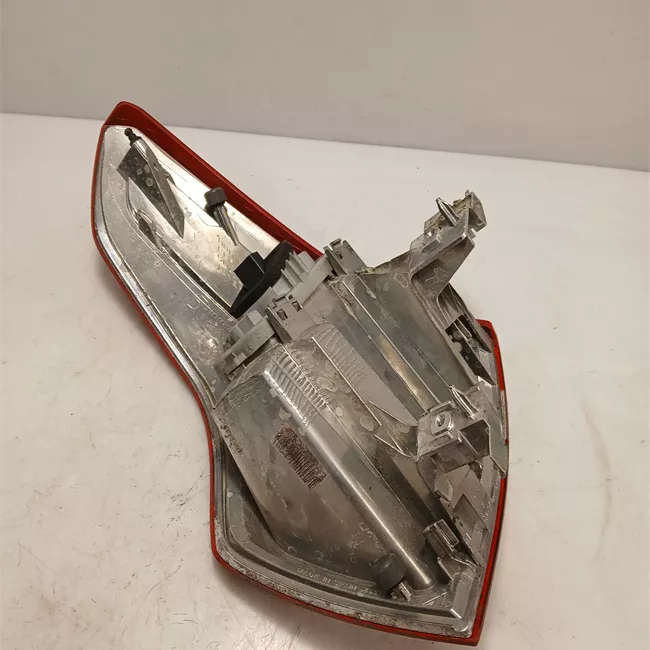 Fanale posteriore parte esterno destro