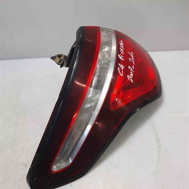 Fanale posteriore parte esterno sinistro