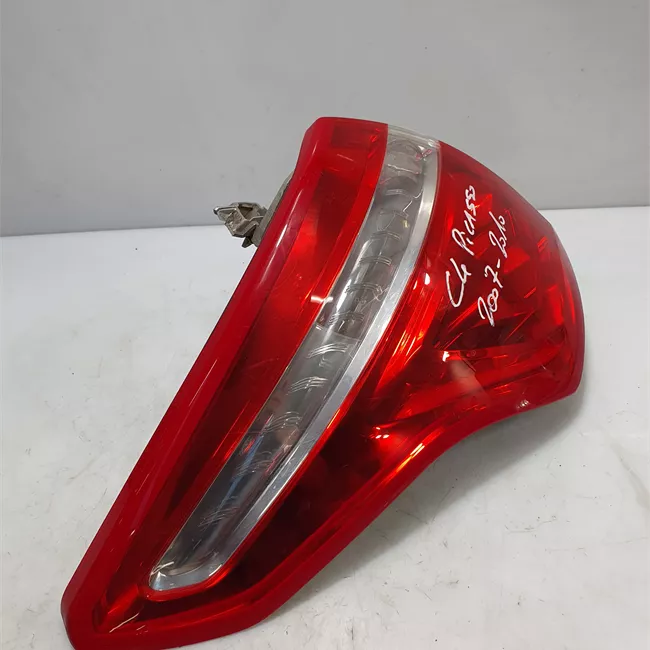 Fanale posteriore parte esterno sinistro