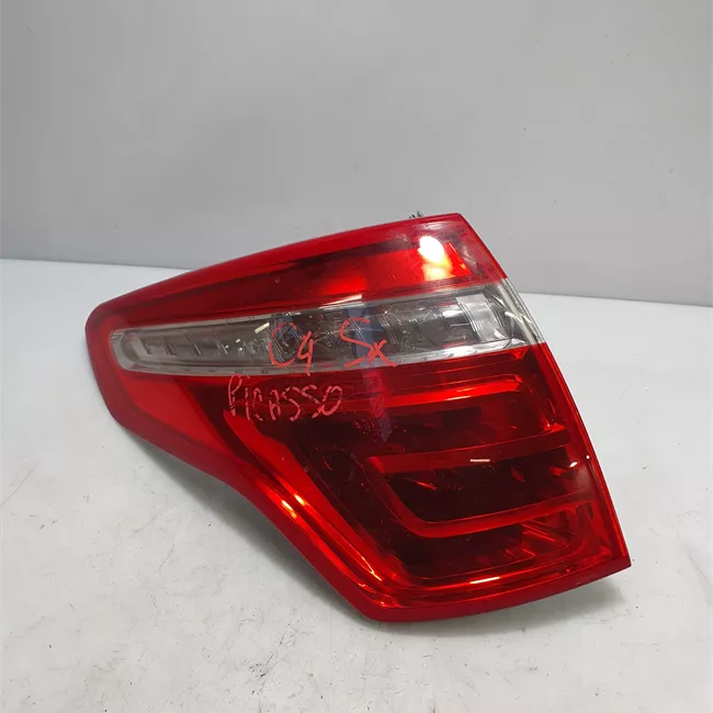 Fanale posteriore parte esterno sinistro