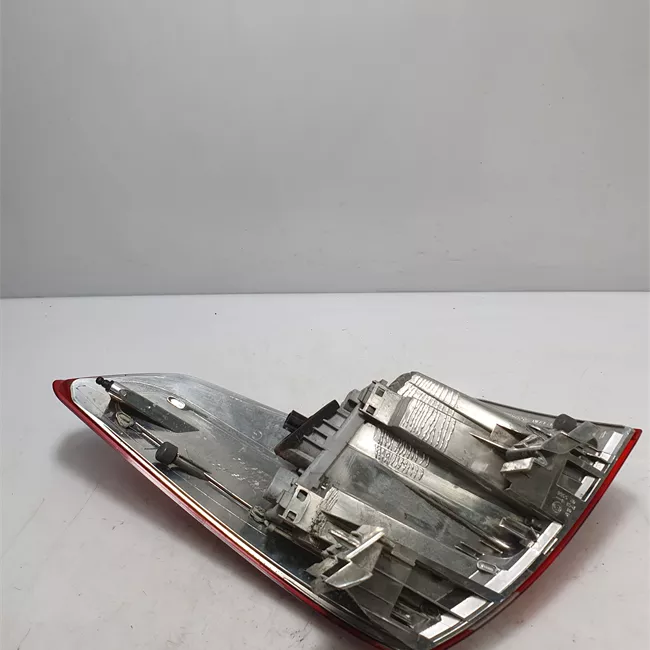 Fanale posteriore parte esterno sinistro