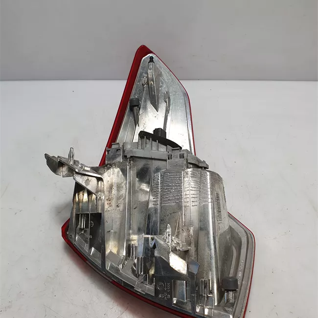 Fanale posteriore parte esterno sinistro