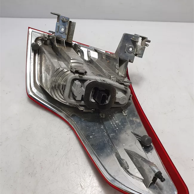 Fanale posteriore parte esterno sinistro