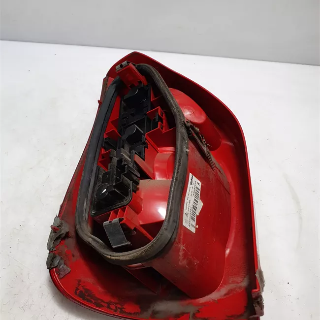 Fanale posteriore sinistro