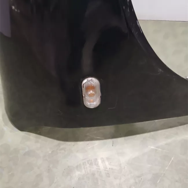 Parafango anteriore destro