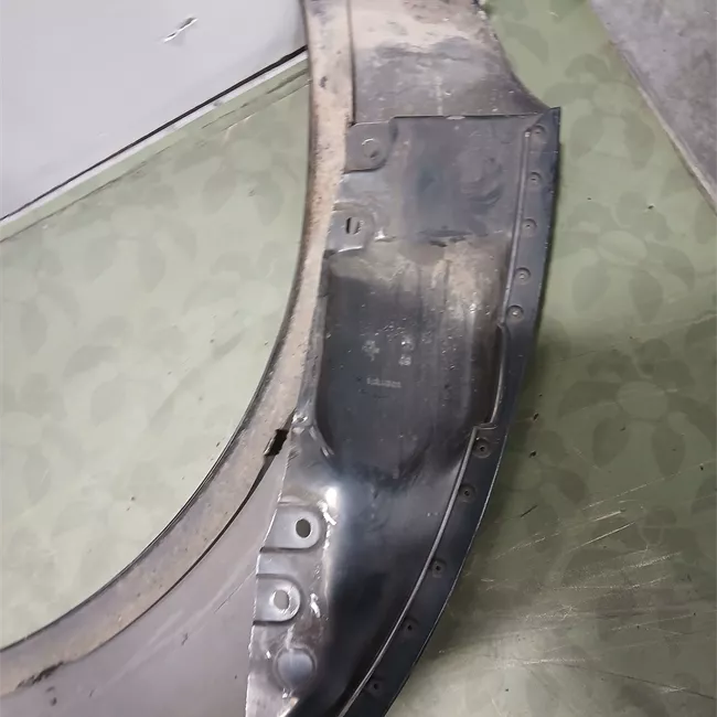 Parafango anteriore destro