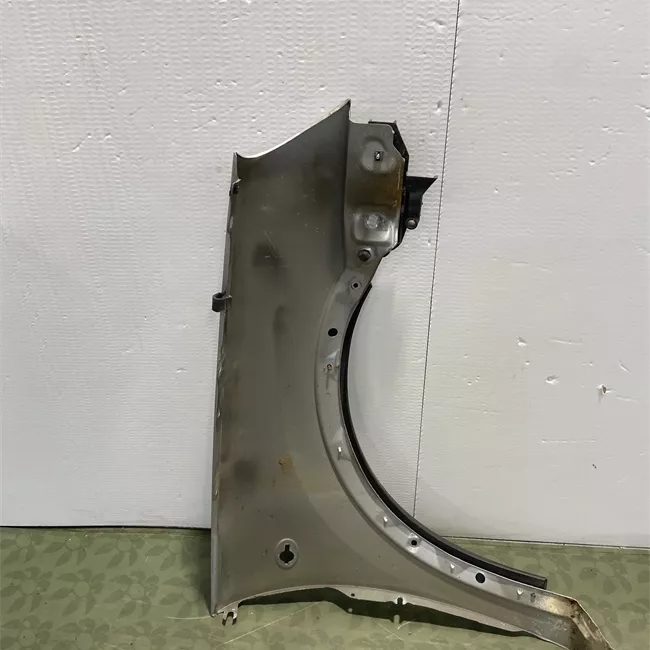 Parafango anteriore sinistro