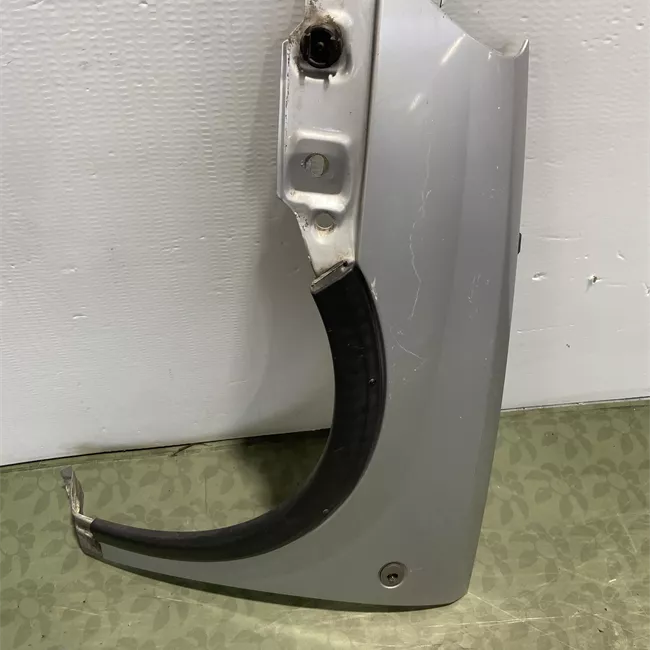 Parafango anteriore sinistro