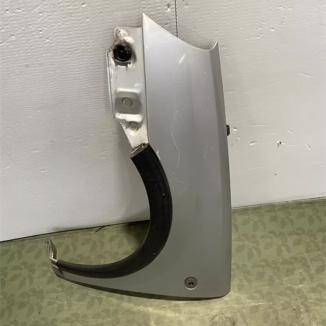 Parafango anteriore sinistro