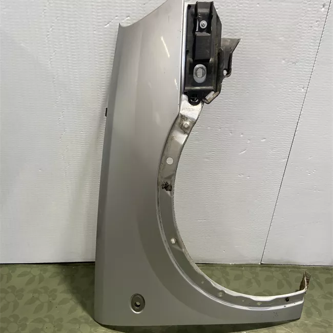 Parafango anteriore destro