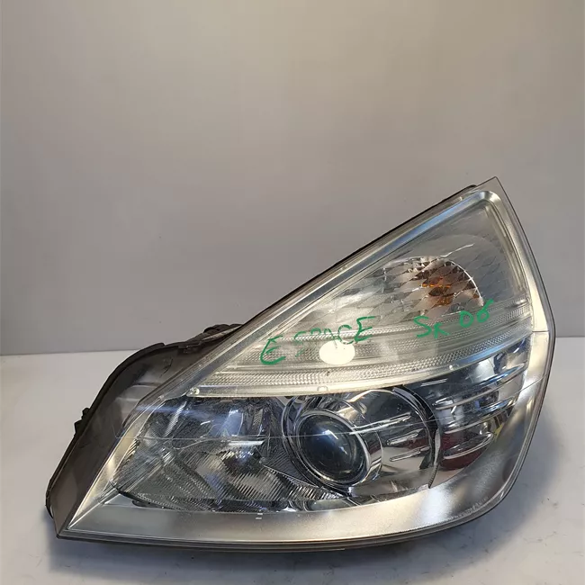 Proiettore sinistro Xenon