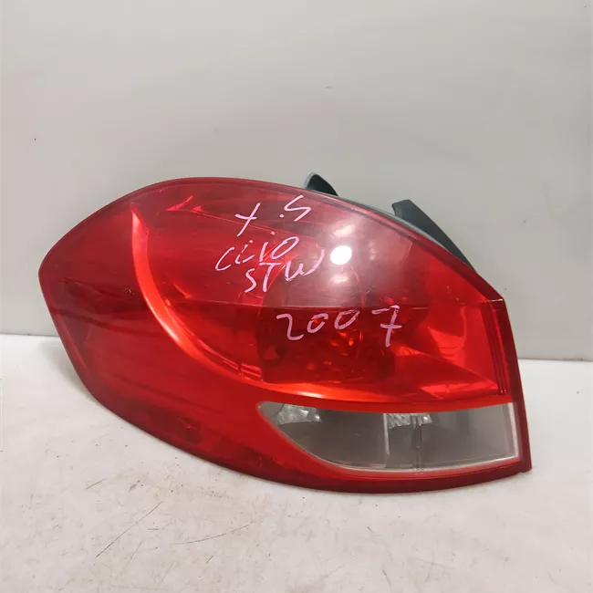 Fanale posteriore sinistro