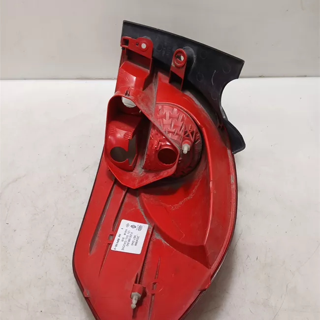 Fanale posteriore sinistro