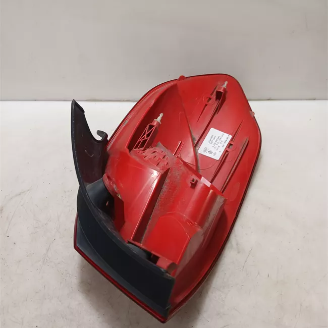 Fanale posteriore sinistro