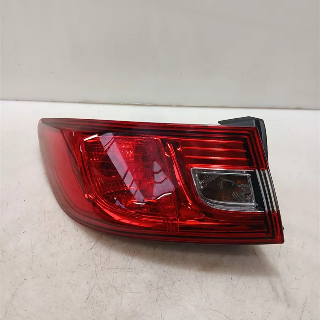 Fanale posteriore parte esterno sinistro