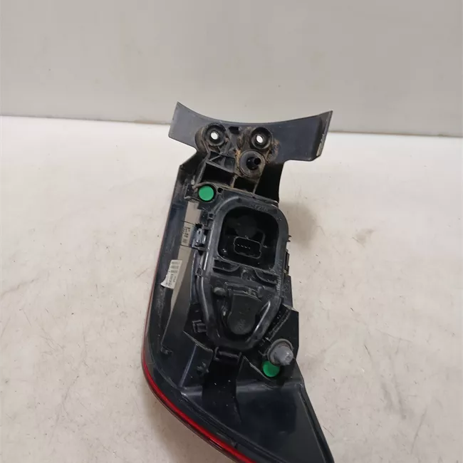 Fanale posteriore parte esterno sinistro