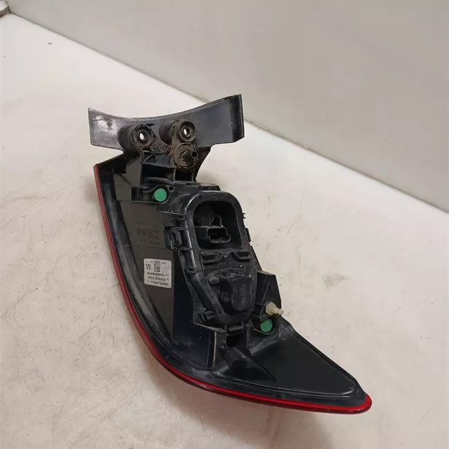 Fanale posteriore parte esterno sinistro