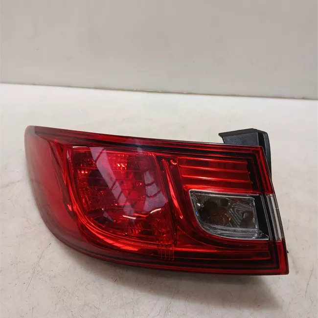 Fanale posteriore parte esterno sinistro