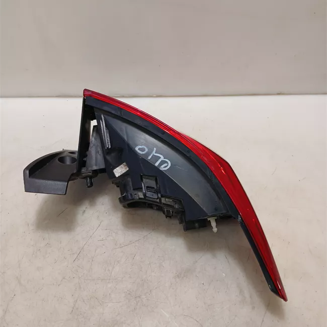 Fanale posteriore parte esterno sinistro