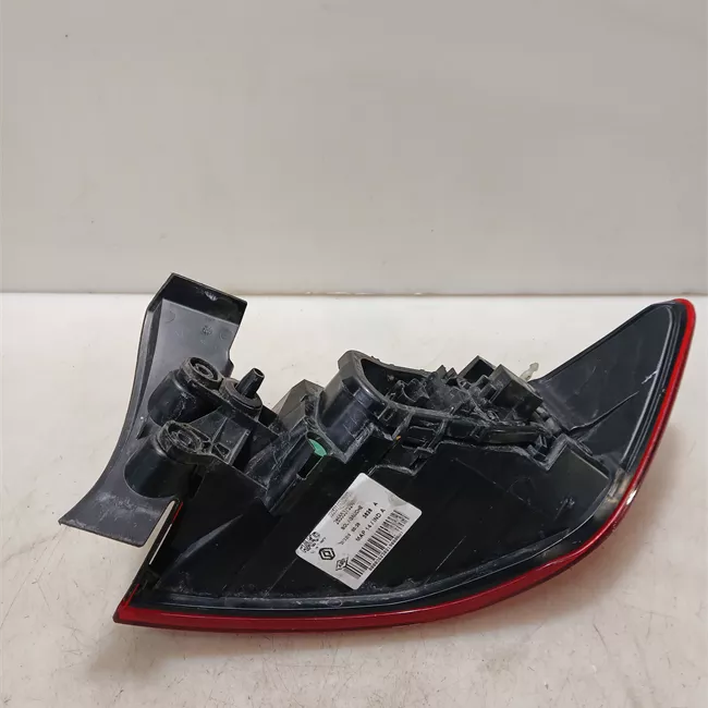 Fanale posteriore parte esterno sinistro