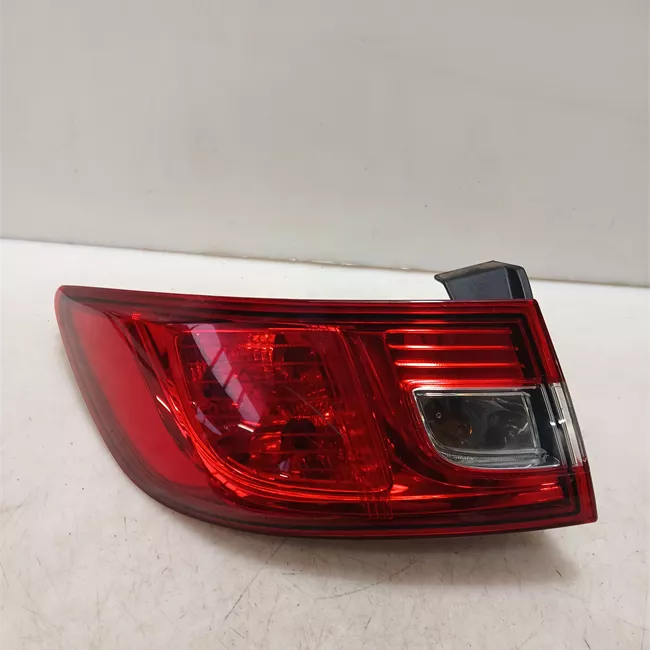 Fanale posteriore parte esterno sinistro