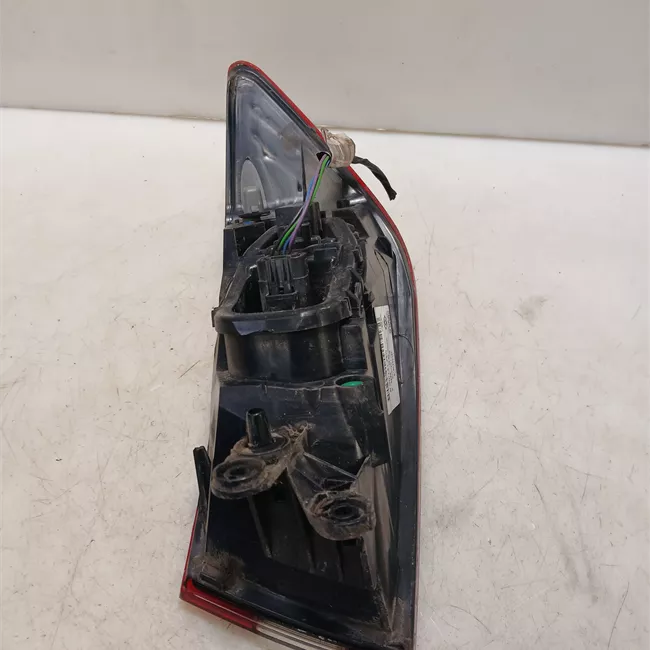 Fanale posteriore parte esterno sinistro