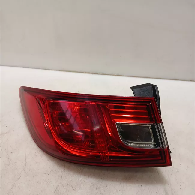 Fanale posteriore parte esterno sinistro