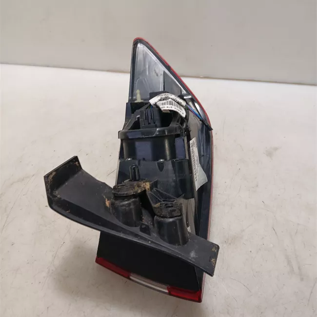 Fanale posteriore parte esterno sinistro