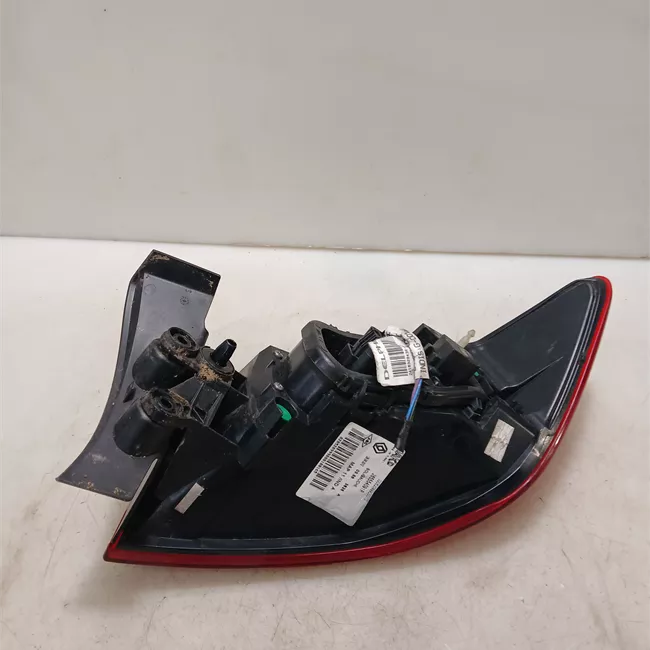 Fanale posteriore parte esterno sinistro