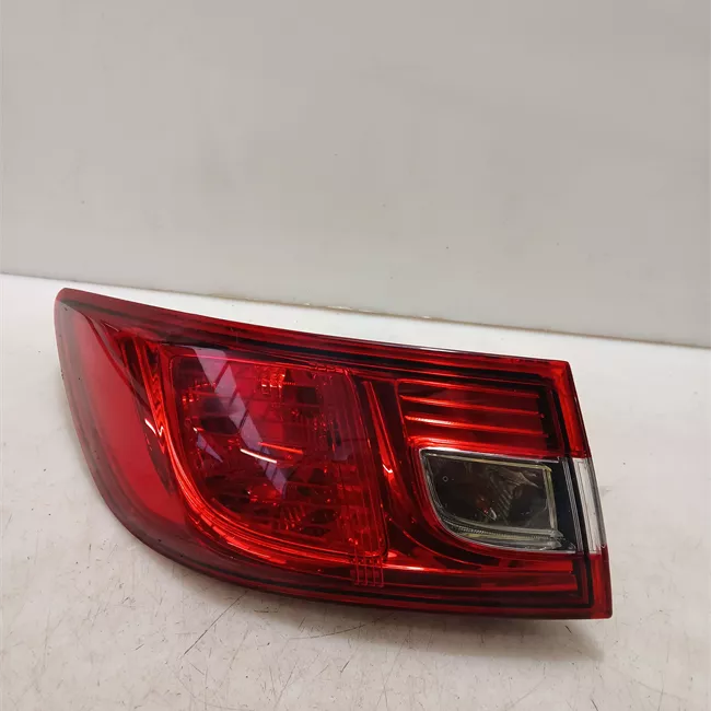 Fanale posteriore parte esterno sinistro