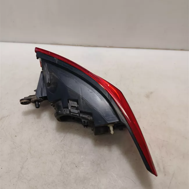 Fanale posteriore parte esterno sinistro