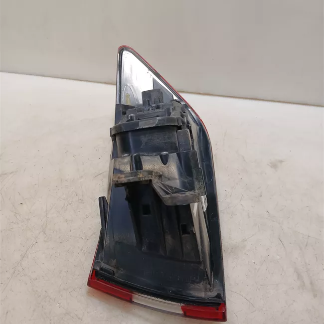 Fanale posteriore parte esterno sinistro