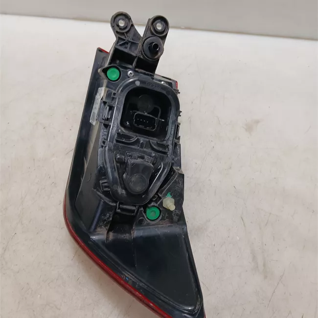 Fanale posteriore parte esterno sinistro