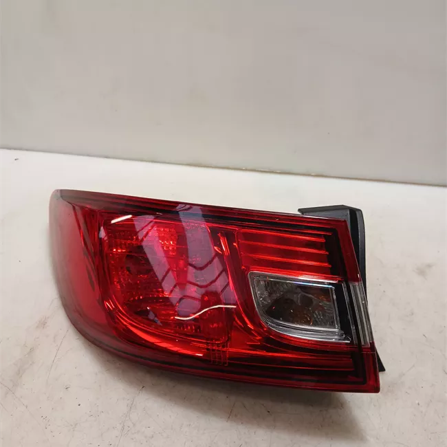 Fanale posteriore parte esterno sinistro