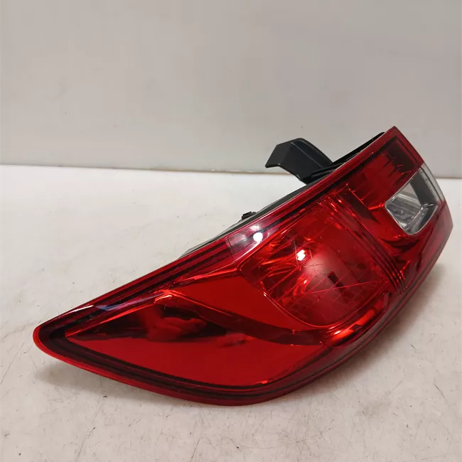 Fanale posteriore parte esterno sinistro