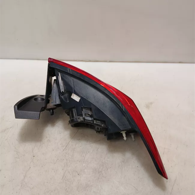 Fanale posteriore parte esterno sinistro