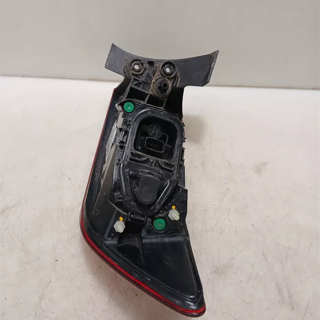 Fanale posteriore parte esterno sinistro