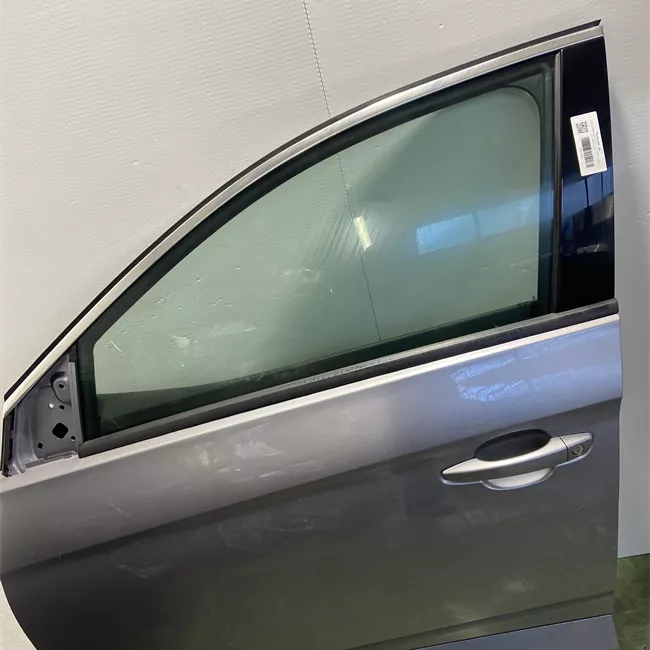 Porta anteriore sinistra