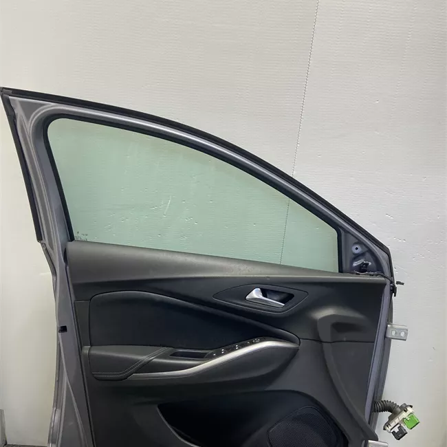 Porta anteriore sinistra