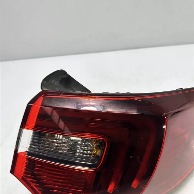 Fanale posteriore parte esterno destro