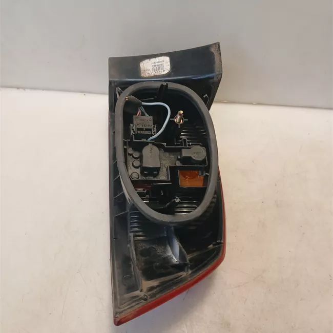 Fanale posteriore parte esterno sinistro