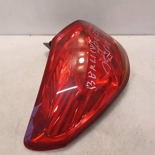 Fanale posteriore parte esterno sinistro